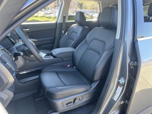 New 2026 Nissan Pathfinder SL image 19