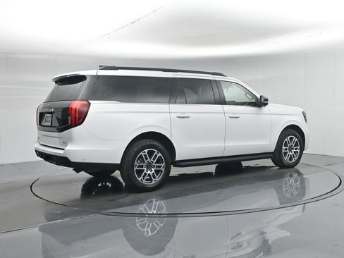 Used 2025 Ford Expedition Max Active AWD/4WD image 33