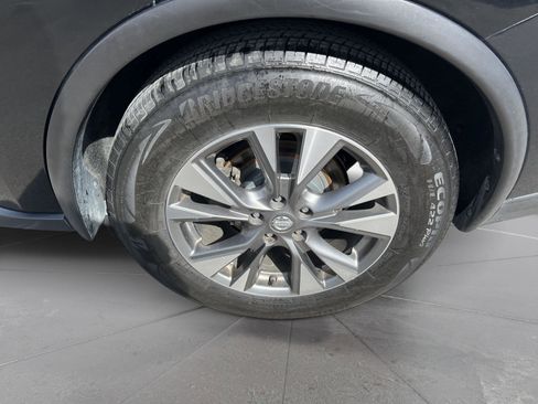 Used 2017 Nissan Murano SV w/ Premium Package image 12