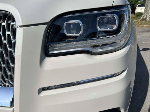 Used 2024 Lincoln Navigator Reserve AWD/4WD image 11