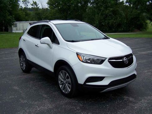 Used 2019 Buick Encore Preferred AWD/4WD image 2