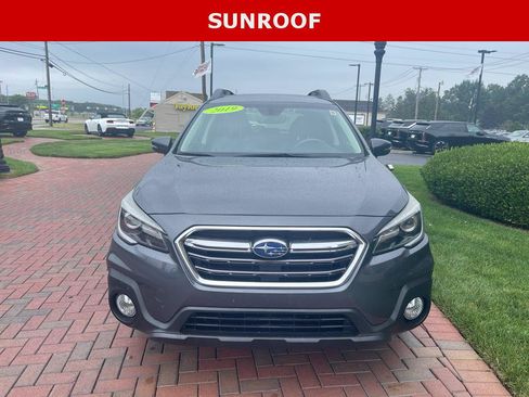 Used 2019 Subaru Outback 2.5i Limited AWD/4WD image 3