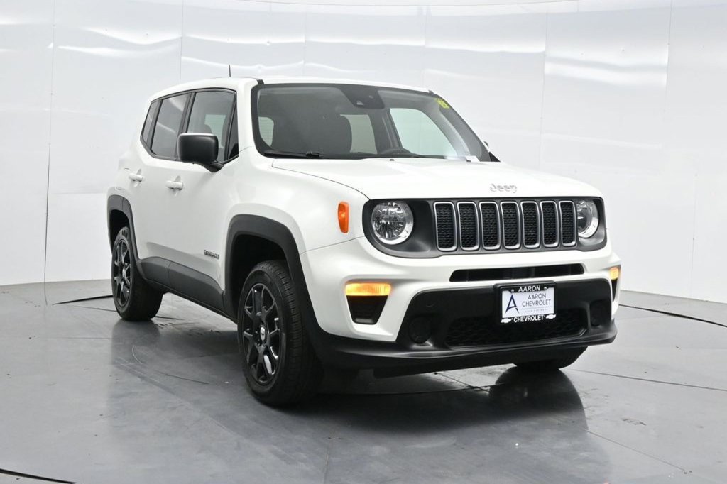 Used 2023 Jeep Renegade Latitude AWD/4WD image 17