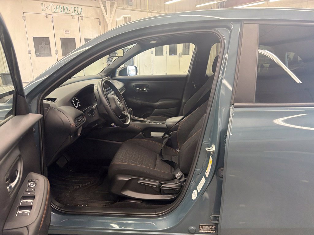 Used 2025 Honda HR-V Sport image 2