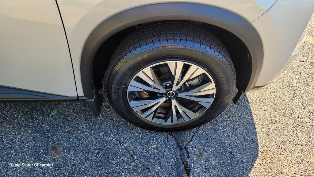 Used 2021 Nissan Rogue SV FWD image 15