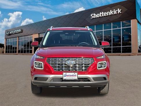 Certified 2025 Hyundai Venue Limited image 2