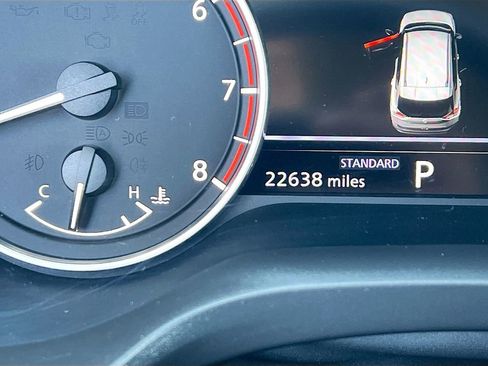 Used 2023 Nissan Rogue SV FWD image 12