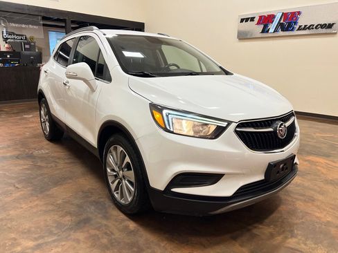 Used 2020 Buick Encore Preferred image 3