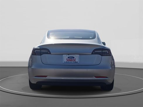 Used 2018 Tesla Model 3 Long Range image 5