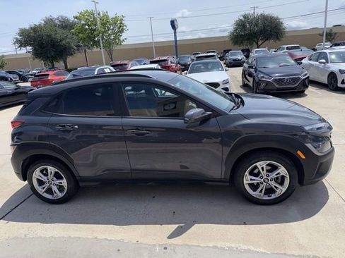 Used 2023 Hyundai Kona SEL FWD image 5