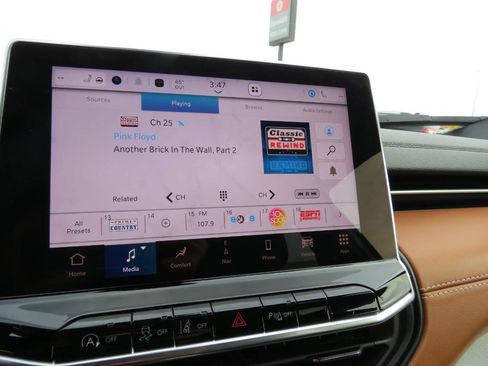 Used 2024 Jeep Compass Limited w/ Elite Group image 12