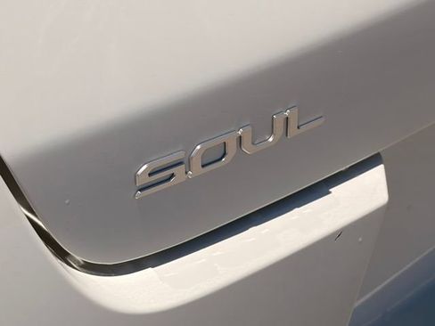 Used 2025 Kia Soul S FWD image 5
