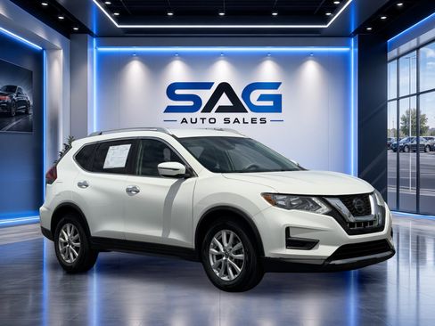 Used 2020 Nissan Rogue SV FWD image 2