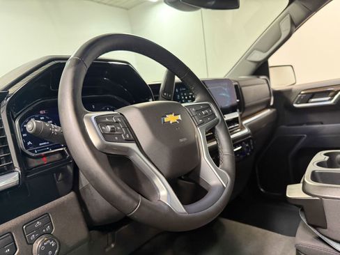 Used 2025 Chevrolet Silverado 1500 LT image 73