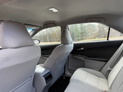 Used 2012 Toyota Camry SE image 10