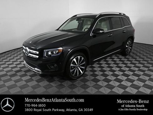 Certified 2023 Mercedes-Benz GLB 250 w/ Premium Package image 1
