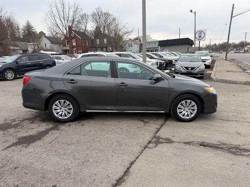 Used 2012 Toyota Camry LE FWD image 6