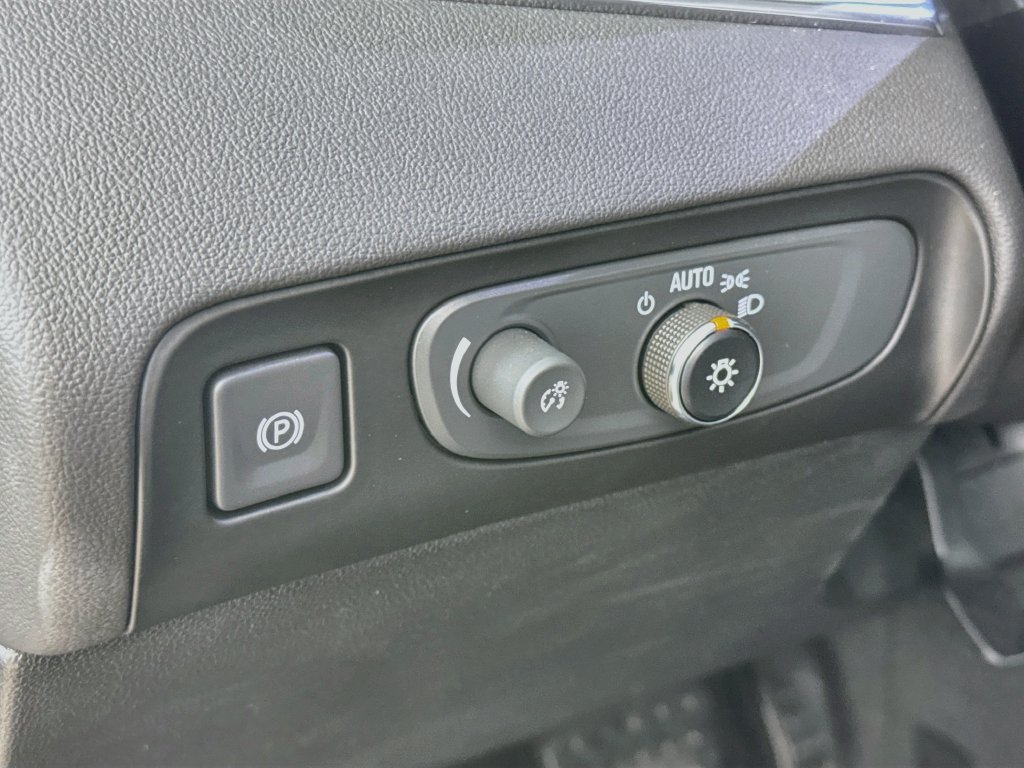 Used 2019 Buick Enclave Essence AWD/4WD image 12