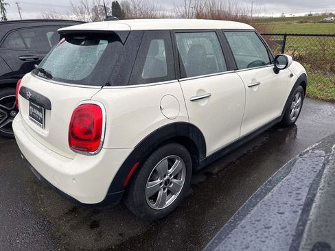 Used 2020 MINI Cooper 4-Door Hardtop image 3