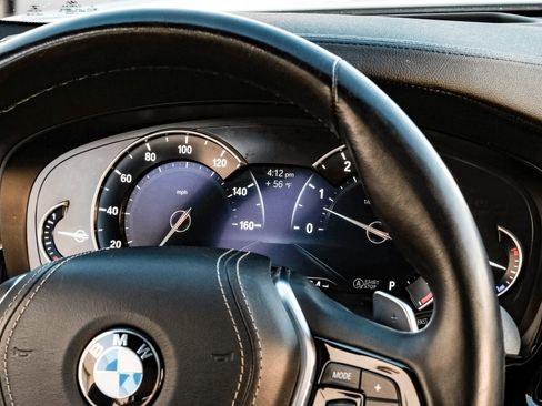 Used 2018 BMW 540i xDrive image 18