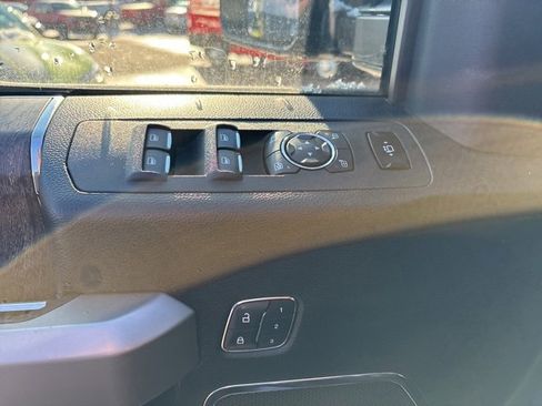 Used 2017 Ford F250 Lariat w/ Chrome Package image 14