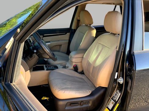 Used 2012 Hyundai Santa Fe Limited w/ Navigation Pkg 4 FWD image 8