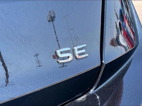 Used 2025 Volkswagen Jetta SE FWD image 10