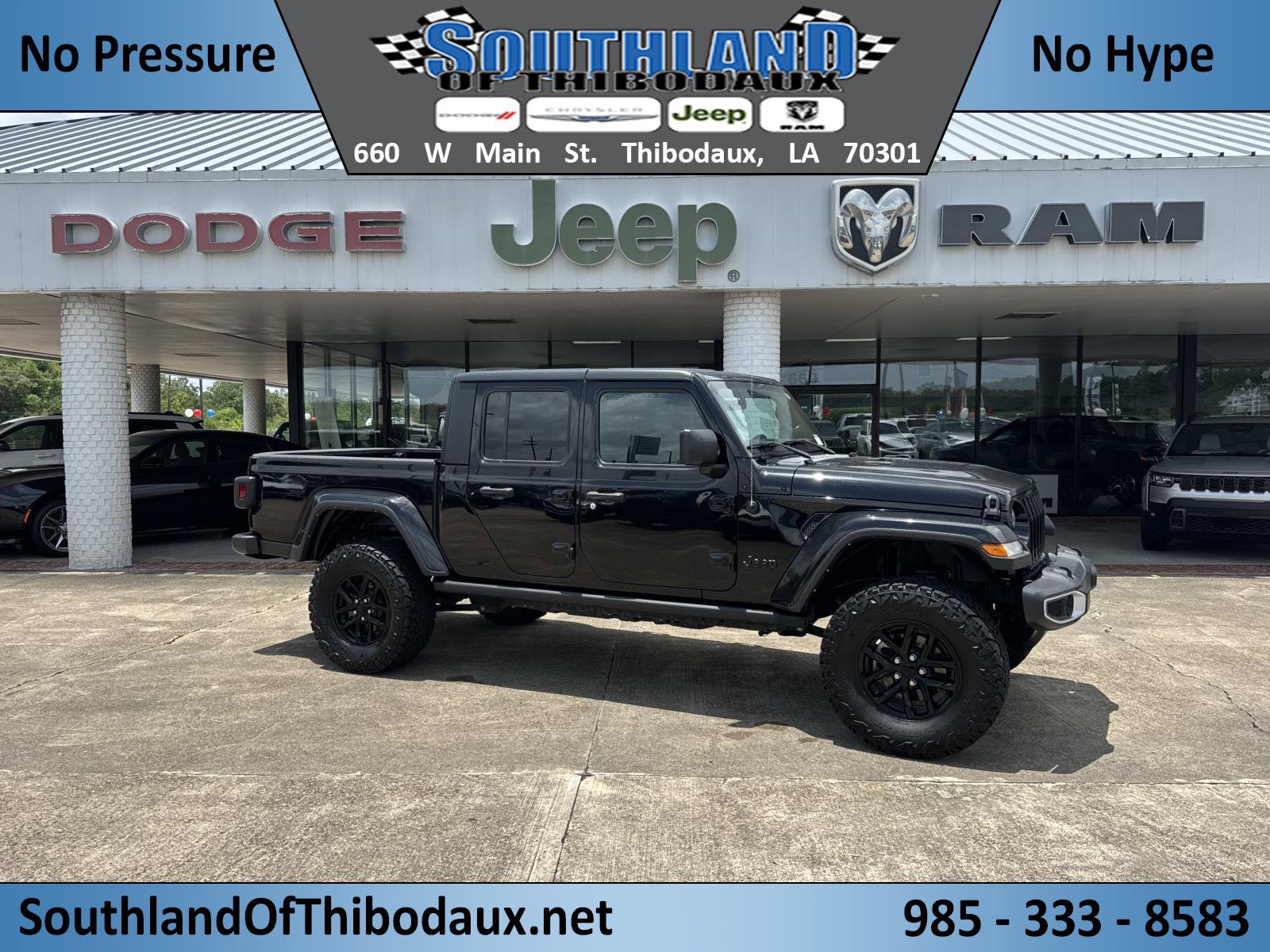 Used 2022 Jeep Gladiator Sport AWD/4WD image 1