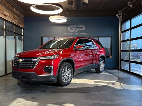 Used 2023 Chevrolet Traverse LT AWD/4WD image 7