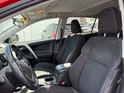Used 2016 Toyota RAV4 XLE AWD/4WD image 6