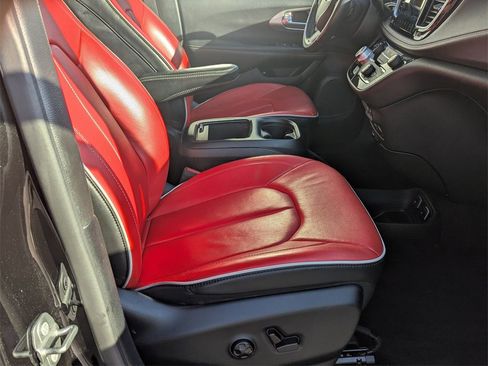 Used 2020 Chrysler Pacifica Limited w/ Quick Oder Package 2EV RED-S image 28