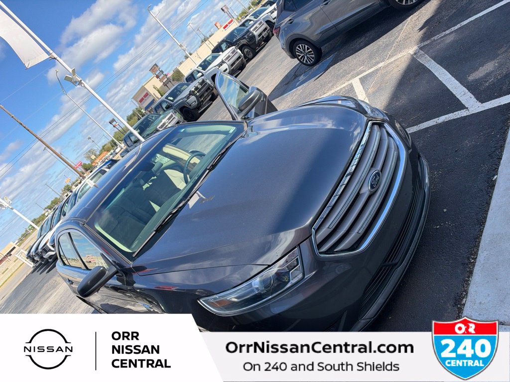 Used 2017 Ford Taurus SE FWD image 9