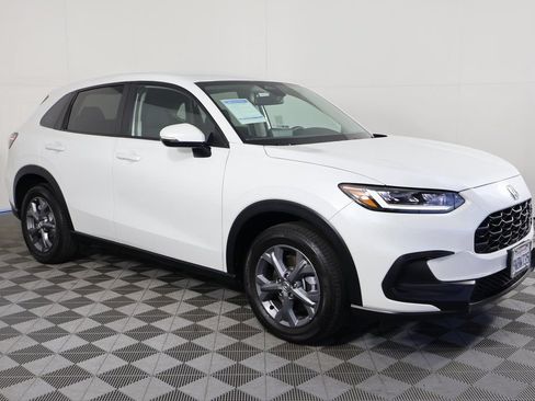 Used 2026 Honda HR-V LX image 3