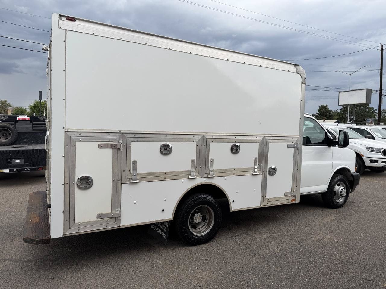 Used 2020 Chevrolet Express 3500 w/ Power Convenience Package RWD image 11