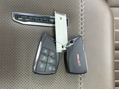 Used 2025 GMC Yukon XL Denali Ultimate AWD/4WD image 53