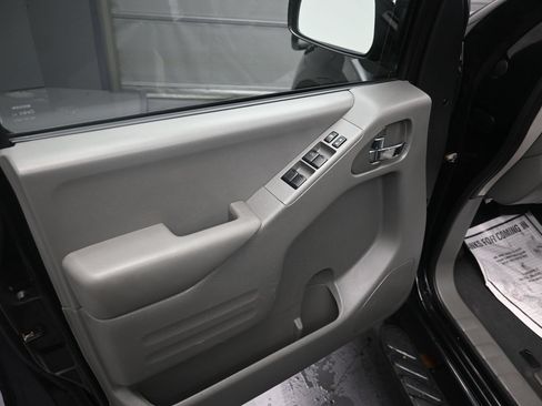 Used 2019 Nissan Frontier SV w/ Value Truck Package AWD/4WD image 15
