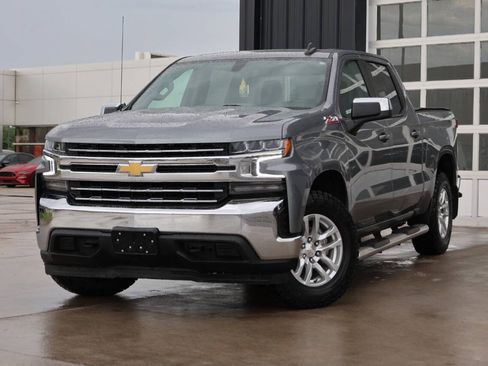 Used 2021 Chevrolet Silverado 1500 LT AWD/4WD image 3