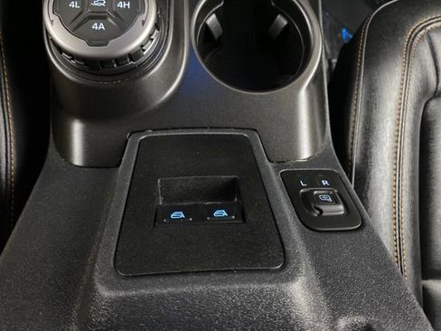 Used 2021 Ford Bronco Badlands image 20