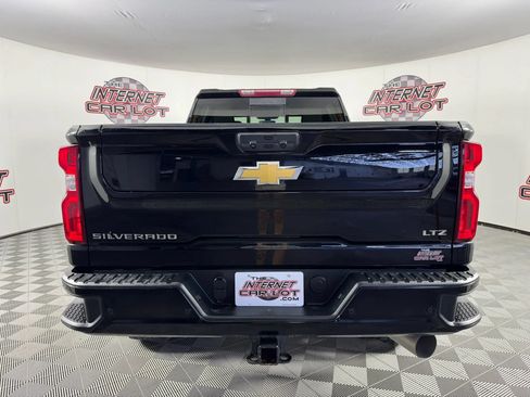 Used 2022 Chevrolet Silverado 2500 LTZ w/ Z71 Chrome Sport Edition AWD/4WD image 6