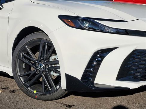 New 2026 Toyota Camry Hybrid image 3