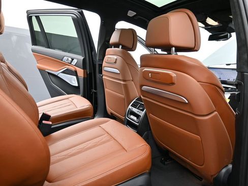 Used 2026 BMW X7 xDrive40i w/ Executive Package AWD/4WD image 21