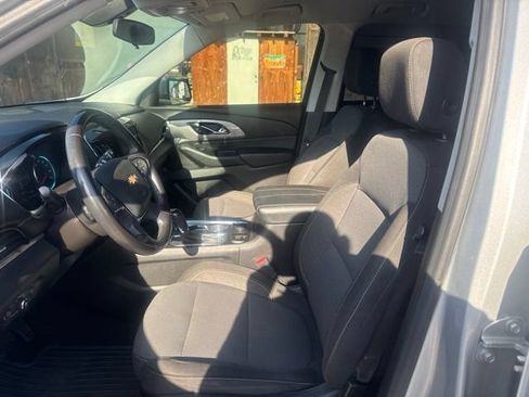 Used 2018 Chevrolet Traverse LT FWD image 9