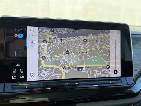 Used 2025 Volkswagen Atlas SEL image 12