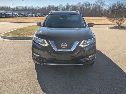 Used 2019 Nissan Rogue SV image 8