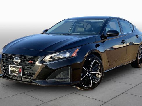 Used 2024 Nissan Altima 2.5 SR FWD image 1