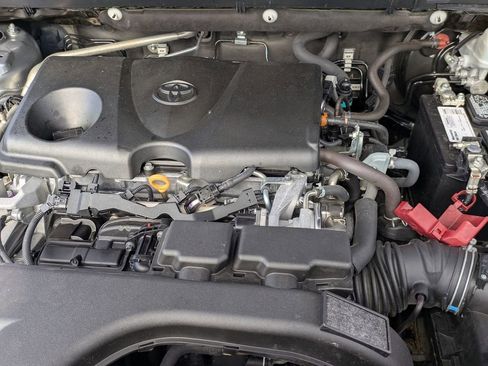 Used 2020 Toyota RAV4 LE image 11