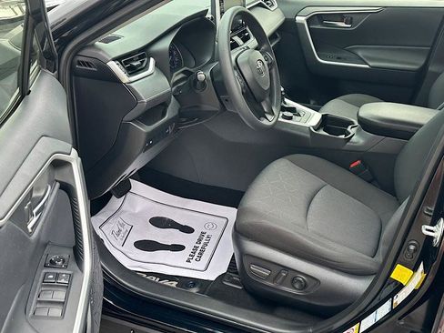 Certified 2019 Toyota RAV4 XLE w/ Convenience Package AWD/4WD image 10