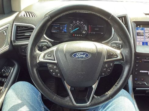 Used 2019 Ford Edge Titanium w/ Equipment Group 301A AWD/4WD image 10