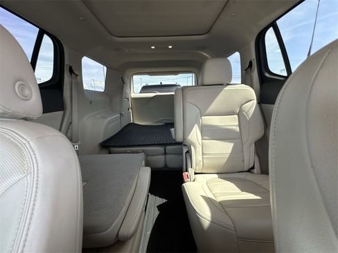 Used 2021 GMC Acadia Denali w/ Denali Technology Package image 13