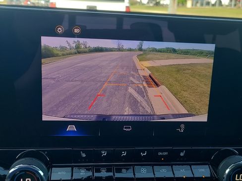 Used 2024 Chevrolet Colorado Z71 w/ LPO, Dark Essentials Package AWD/4WD image 26